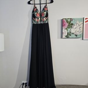 FAVIANA LNC Chiffon long black floral embroidered prom gown dress size 0